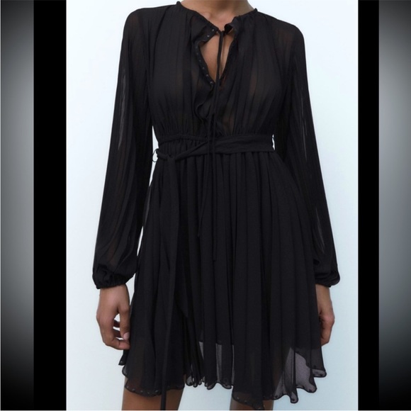 Black pleated Zara mini dress - Picture 2 of 8